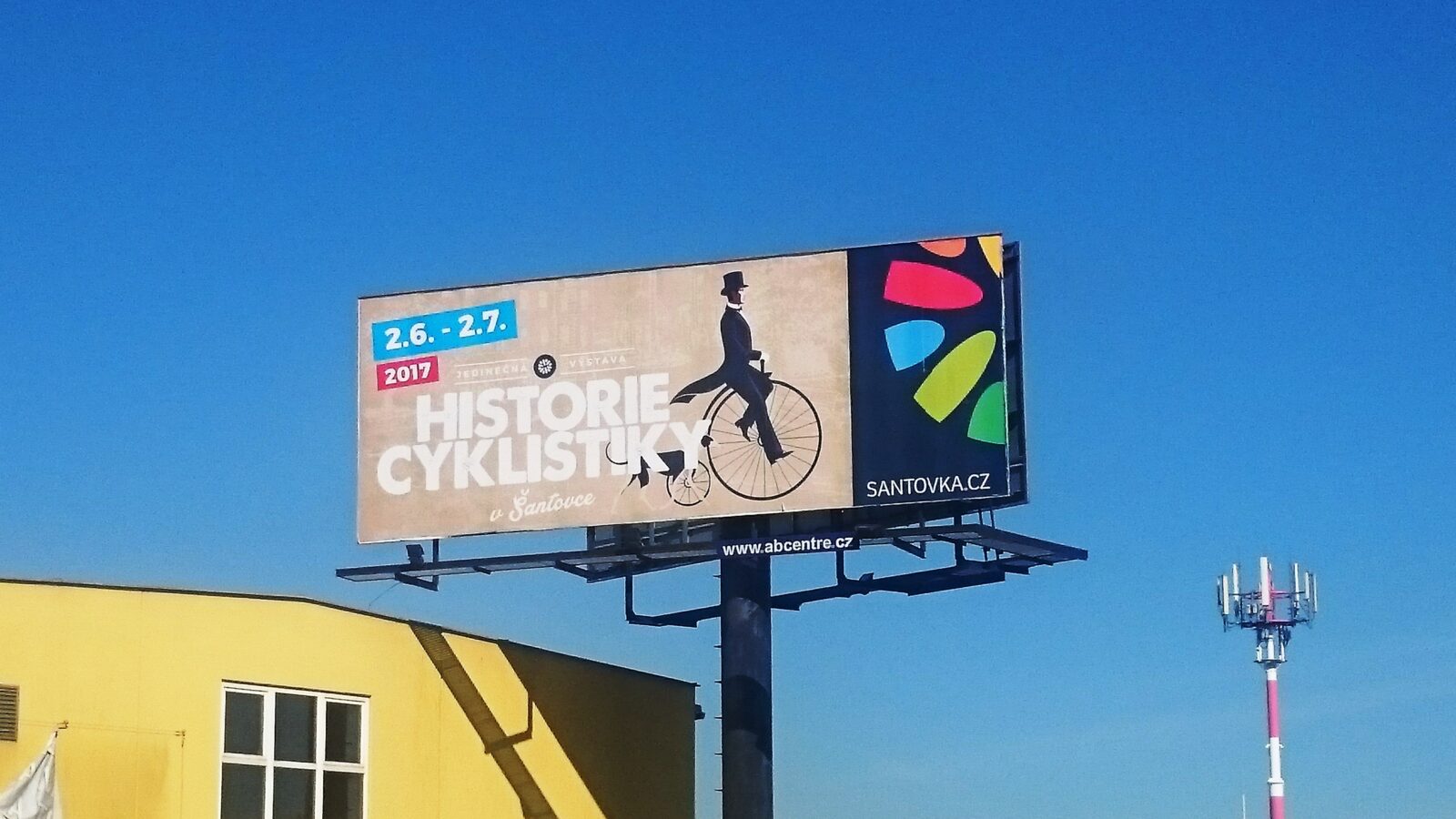 Billboard langs de weg in Tsjechie